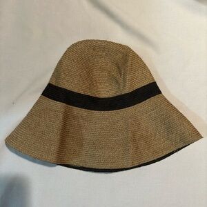 NWOT Women’s mature ha hat one size